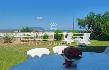 Villa di Lusso con Vista Mare e Finiture Prestigiose a Porto Recanati
