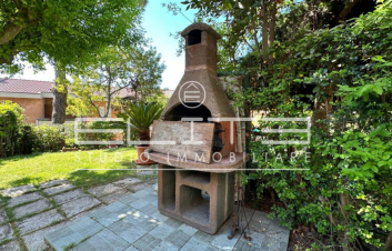 Elegante villetta a schiera con giardino privato in zona B. Bianche, Ancona